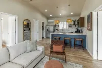 Desert Bliss - Stylish Kennewick 2-bed Home - 4-Sterne