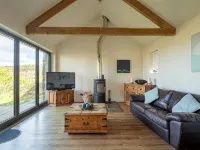 Luxury Holiday Cottage, Beach with Great Sea Views, Broad Haven, Pembrokeshire Hotels in The Havens
