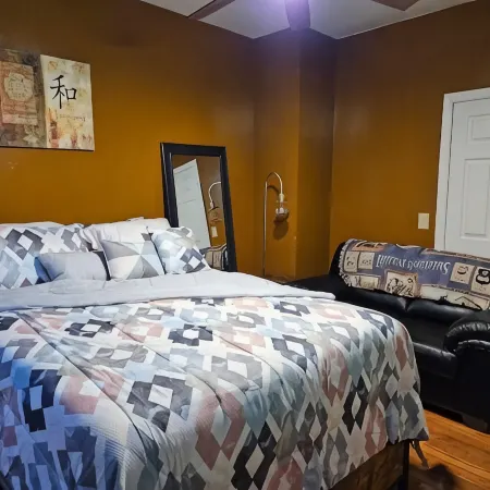 Large 3 brm 2 bth, Near EWR/NYC/Prudential Center and Penn Station