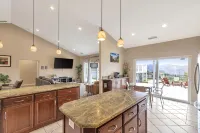 Ahwahnee Hilltop Getaway - large modern home with amazing views - 4-Star