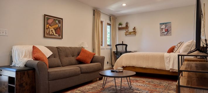 Peaceful Berkeley Hills Studio - Bay View + Private Deck + Prime Location Hotels in Berkeley