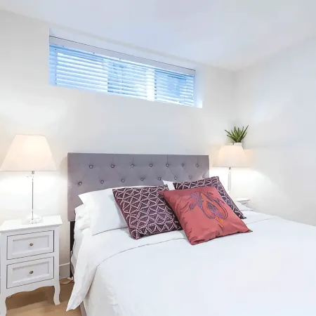 Modern Guest Suite in Kitsilano Отели рядом с достопримечательностью «Пляж Испанские Банки»
