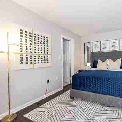Spacious DC Townhome Rooms
