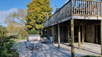 Relax at Stagga Arcadia, tranquil 1 bedroom suite on rural farmlet with spa Hotels in 