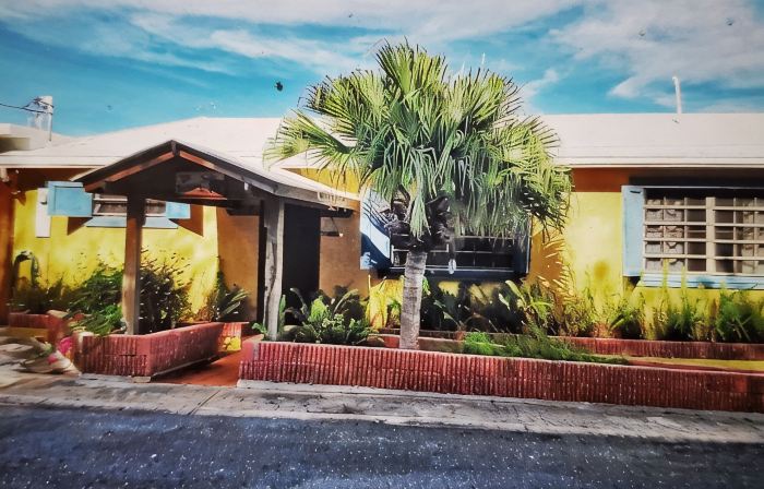 Spacious 3 bedroom 2 bath home close to town