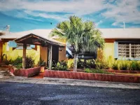 Spacious 3 bedroom 2 bath home close to town Hotels in Culebra