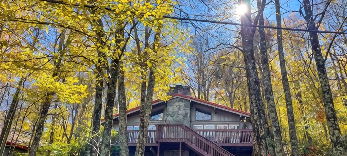 Spacious 3BR/3BA Cabin Only 0.5 Miles From Slopes! Hotels in Beech Mountain