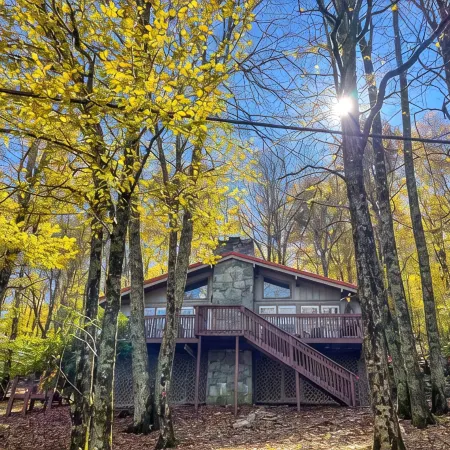 Spacious 3BR/3BA Cabin Only 0.5 Miles From Slopes!
