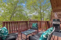 4BR 2000sqft Chalet by DT: 15mins to Banff,  Epic MTN Views, 2-min Walk to Shops - บังกะโล
