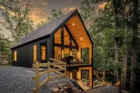 Luxe, Dogsok, Sauna,Hot Tub, FirePit, Bocce, GameRoom! Minutes to Bryce! - 4-Star