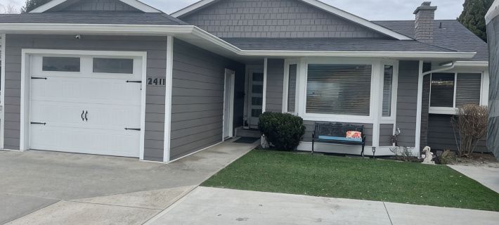 Kozy Retreat with Pool Hotels in Penticton
