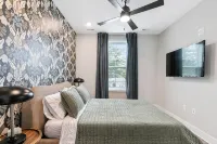 Evelyn 319 - Beautiful brand-new 1BR in beautiful Forest Hill - balcony