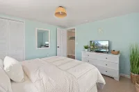 Cozy Sunrise Waterfront 2-bedroom Cottage & Dock. Serene Point Lookout/Scotland - 3-Star
