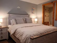 2 Story Condo @ Jay Peak w/ Hot Tub, Short Walk to Amphitheatre Hotels in Jay