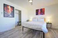 Modern Retreat with free EV Charging, Games & Fire Pit - บูติค