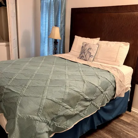 1085 Cozy 1 Bedroom Condo on Mobile Bay