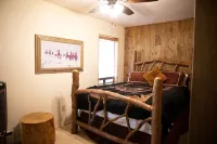 Gorgeous views and two decks! Large open cabin, short walk to lodge - Sleeps 14