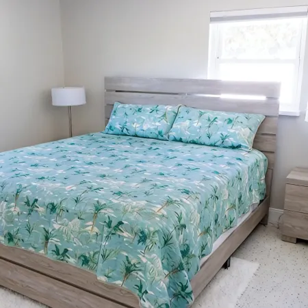 NEW! The Seafoam Bungalow - close to beaches!