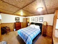 Little Blue Cabin on the Clearwater River! - Homestays