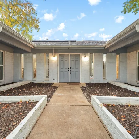 Luxury Escape - Pool, Hot Tub, Arcade, Games, BBQ & Outdoor Lounge!