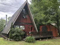 Alpine Chalet with outdoor Jacuzzi 1 mile from ski lifts - 4-Star