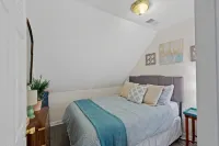 Cozy Cabin 3.5 min from Sportman's! - Chalets