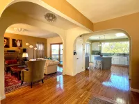 Fantastic 5 BDR stay with Breathtaking Views - Kitchen