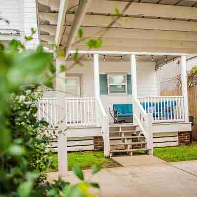 located in the downtown Lake Charles!!! 5 min drive to the civic center Others