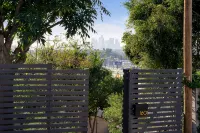 Hillside House with Dtla Views + Jacuzzi - Bungalows