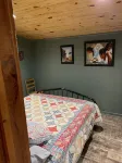 Holly Hill Farm House, Only 6 Miles from Downtown Mount Airy, NC, Sleeps 4 - 3つ星