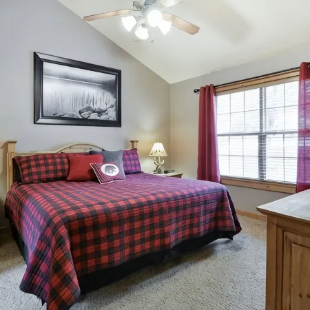 Summer is Here. Come Stay with us! Two Master King Suites. Gated Golf Community.