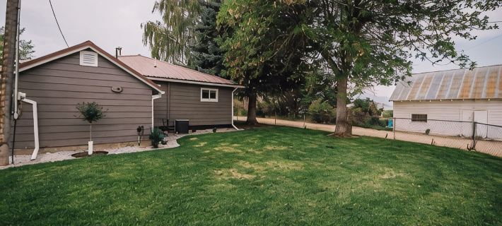 Cozy stay at the “Country Farmhouse Sleeps 12 Hotels in Lemhi County