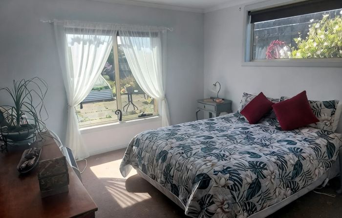 The Red Door - 1 Bedroom Studio and Bfst