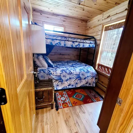 Pineview Cabin at Bayview Cabin Resort on Picturesque Northwoods Lake in Wi. 랭레이드 카운티 호텔