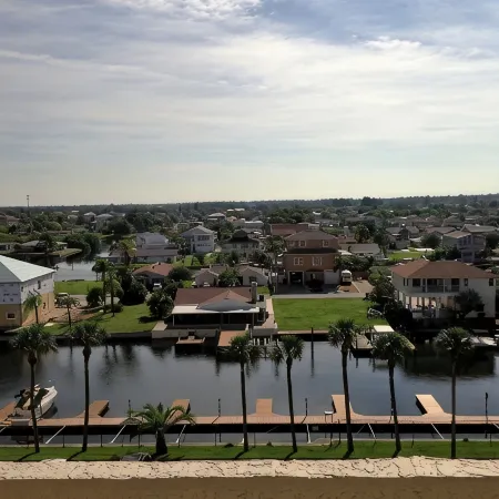 LUXURY WEST FACING CONDO -  STUNNING VIEWS AND BOAT DOCK!!!