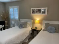 Newly Remodeled Resort-Style 3 Bed 2 Bath Phoenix Condo Hotels in North Mountain