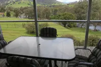 Elm Cottage Tumut - Mountain view
