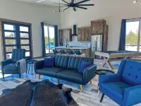 New Yote Cabin with Pool Table & Fireplace, 18 Minutes South of Norman - Homestays