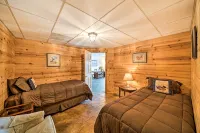 Rustic Keosauqua Gem: Fire Pit & Lake Sugema Views - Apartment