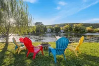 Waterfront Home with Hot Tub, Kayaks, and Fast Wifi - Boutique