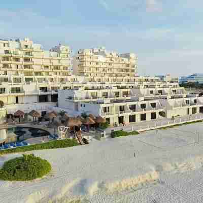 Oceanfront 2Br Villa for 6 -  3 Bathrooms - Walk to la Isla & Beach Hotel Exterior