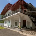 Skyport Villa Katunayaka - parking
