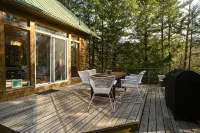 Beautiful Cedar Chalet Overlooking Jay Branch - Chalets