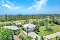 The Clubhouse - Fish, Bike and Relax in this spacious Home with a Hot Tub - 3-Star