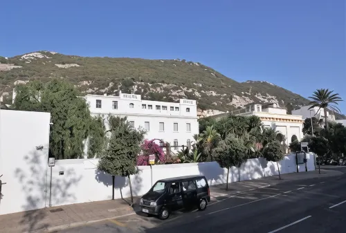 Bristol Hotel - 3-Star