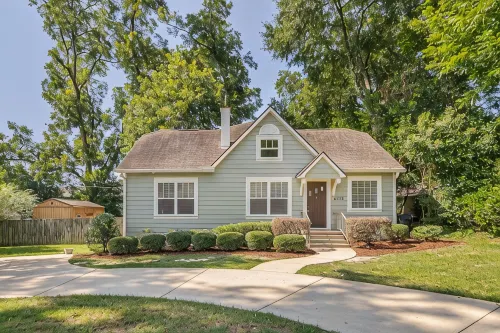 Park Street Dream in Downtown Northport, 2.5 Miles from U of A Stadium - WiFi