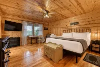 Rocky Top Retreat  Hot Tub & Mountain Views - Wifi