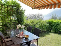 Apartment Agnese with lake view, swimming pool, garage and private garden. - Apartments