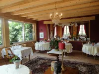 Auberge Ramstein Hôtel - Restaurant - Piscine et Jacuzzi intérieur - Breakfast