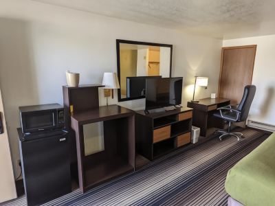 Super 8 by Wyndham Wells